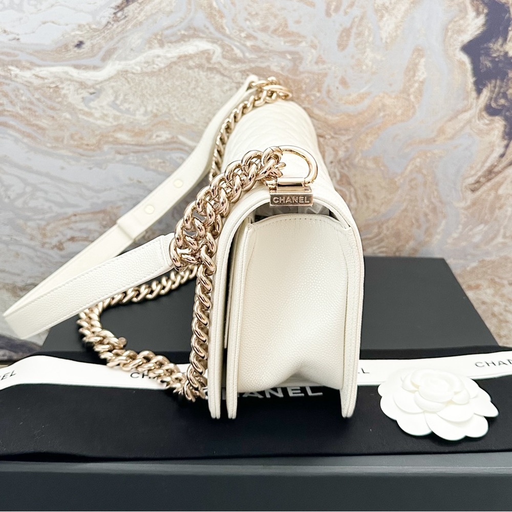 Chanel Caviar Quilted Medium Boy Leather Chain Flap Bag - Picture 6 of 16